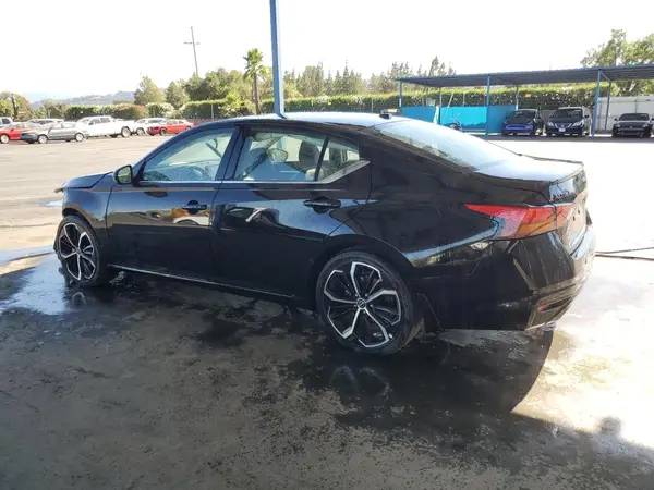 1N4BL4CV8SN305157 2025 NISSAN ALTIMA - Image 2