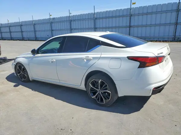 1N4BL4CV8SN336814 2025 NISSAN ALTIMA - Image 2