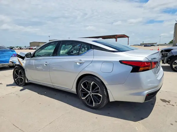 1N4BL4CV8SN390744 2025 NISSAN ALTIMA - Image 2