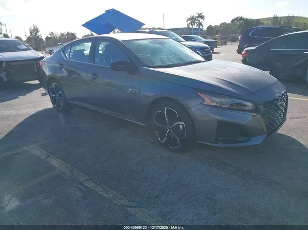 1N4BL4CV8SN427565 2025 NISSAN ALTIMA - Image 1