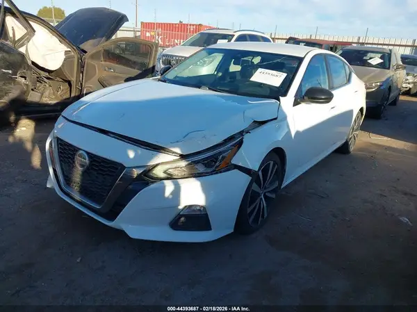 1N4BL4CV9LC135579 2020 NISSAN ALTIMA - Image 2
