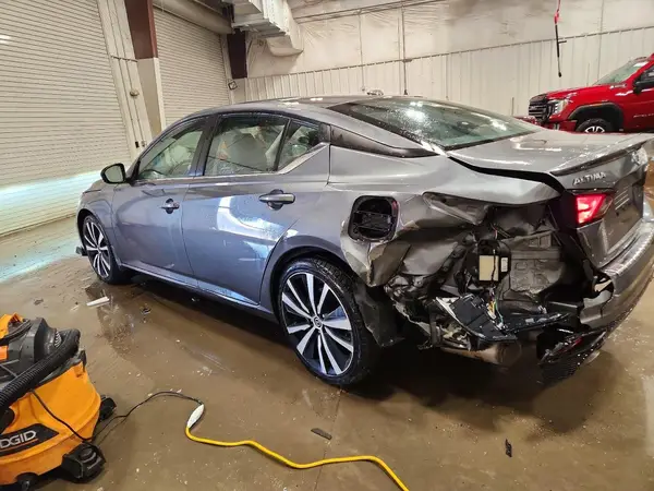1N4BL4CV9LC269556 2020 NISSAN ALTIMA - Image 2