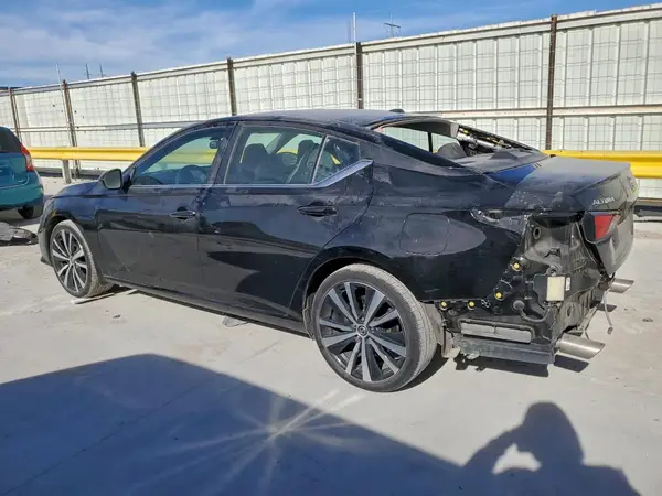 1N4BL4CV9MN349526 2021 NISSAN ALTIMA - Image 2