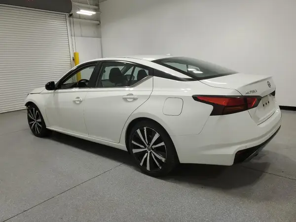 1N4BL4CV9MN366228 2021 NISSAN ALTIMA - Image 2
