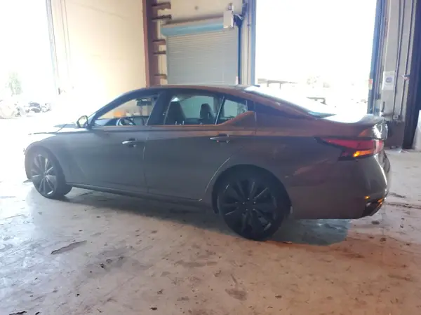 1N4BL4CV9MN387015 2021 NISSAN ALTIMA - Image 2