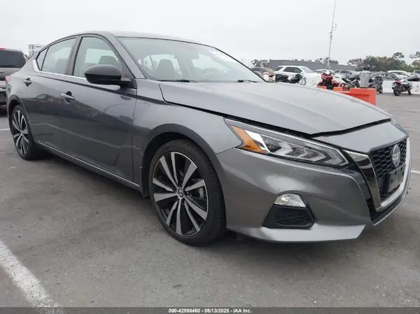 1N4BL4CV9NN417583 2022 NISSAN ALTIMA - Image 1