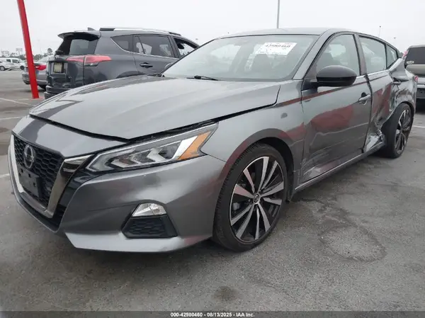 1N4BL4CV9NN417583 2022 NISSAN ALTIMA - Image 2
