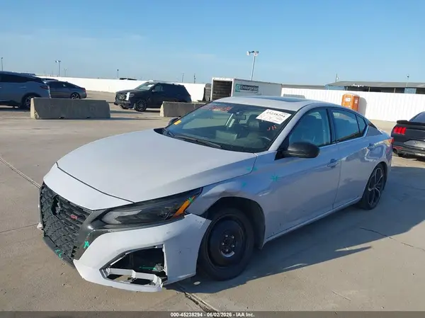 1N4BL4CV9RN302410 2024 NISSAN ALTIMA - Image 2