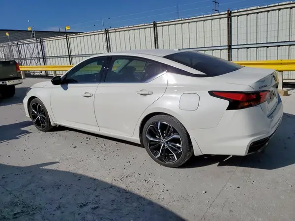 1N4BL4CV9RN319031 2024 NISSAN ALTIMA - Image 2