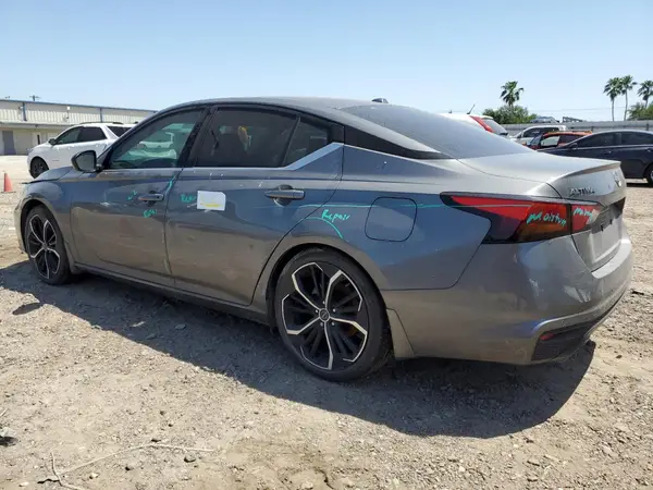 1N4BL4CV9RN320518 2024 NISSAN ALTIMA - Image 2
