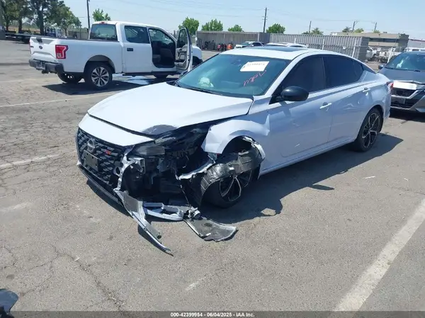1N4BL4CV9RN346231 2024 NISSAN ALTIMA - Image 2