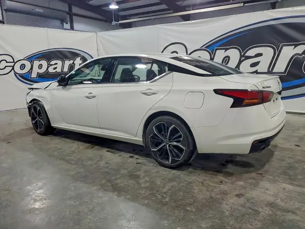 1N4BL4CV9RN355771 2024 NISSAN ALTIMA - Image 2