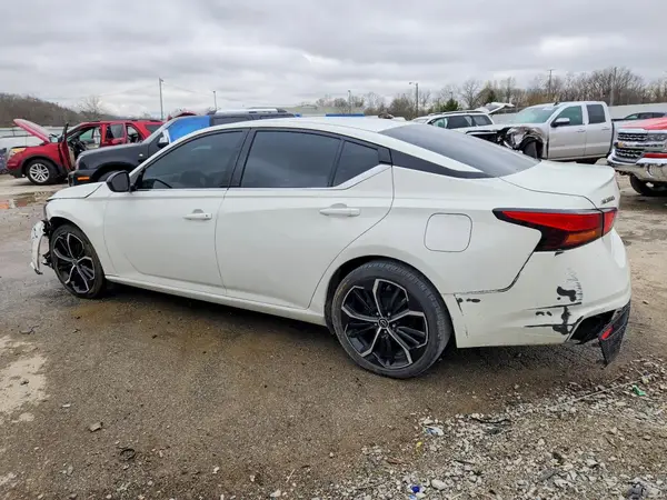 1N4BL4CV9RN356189 2024 NISSAN ALTIMA - Image 2