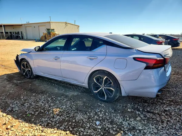 1N4BL4CV9RN358735 2024 NISSAN ALTIMA - Image 2