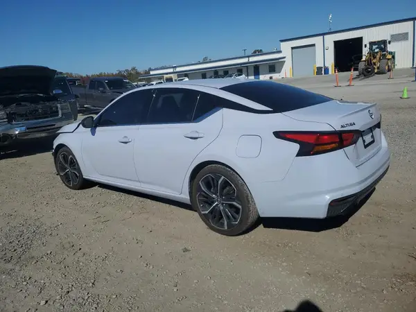 1N4BL4CV9RN359531 2024 NISSAN ALTIMA - Image 2