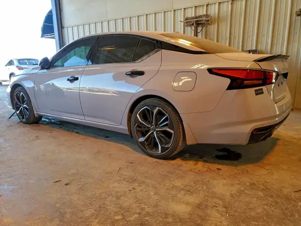 1N4BL4CV9RN360159 2024 NISSAN ALTIMA - Image 2