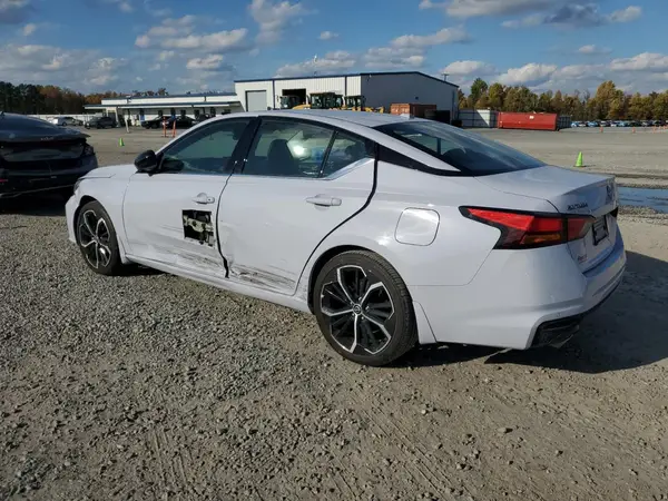 1N4BL4CV9RN378824 2024 NISSAN ALTIMA - Image 2