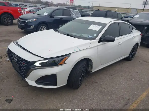 1N4BL4CV9RN382906 2024 NISSAN ALTIMA - Image 2