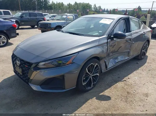 1N4BL4CV9RN388818 2024 NISSAN ALTIMA - Image 2
