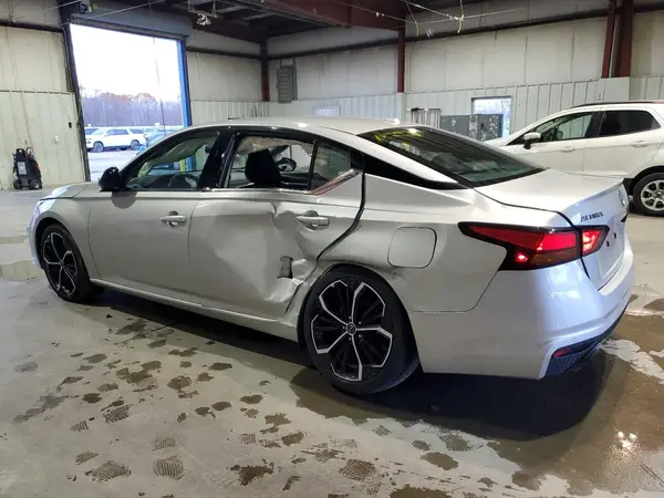 1N4BL4CV9RN389399 2024 NISSAN ALTIMA - Image 2