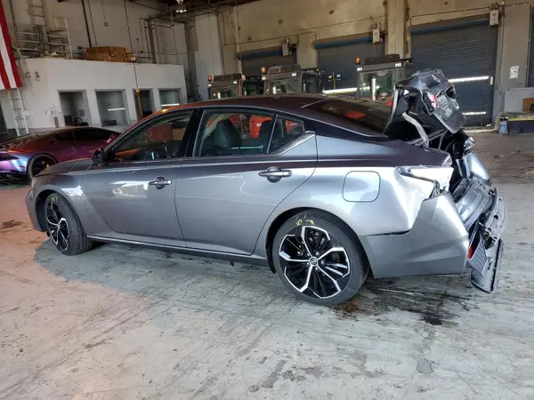 1N4BL4CV9RN392660 2024 NISSAN ALTIMA - Image 2