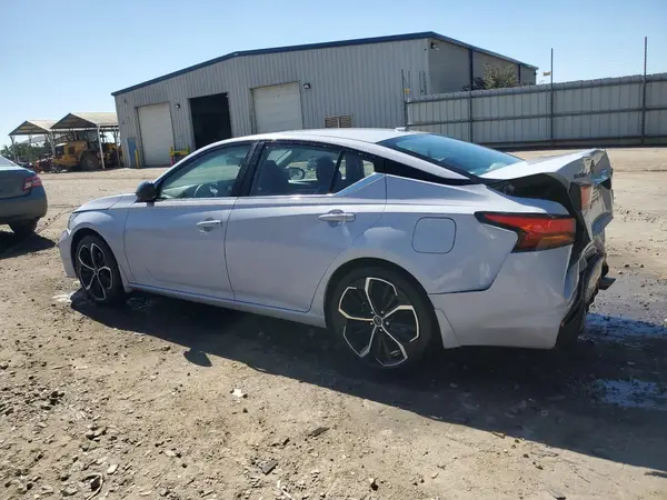1N4BL4CV9RN398880 2024 NISSAN ALTIMA - Image 2