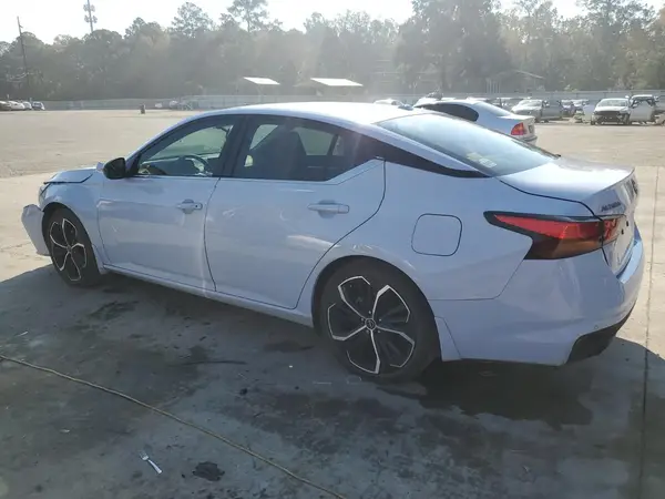 1N4BL4CV9RN411384 2024 NISSAN ALTIMA - Image 2