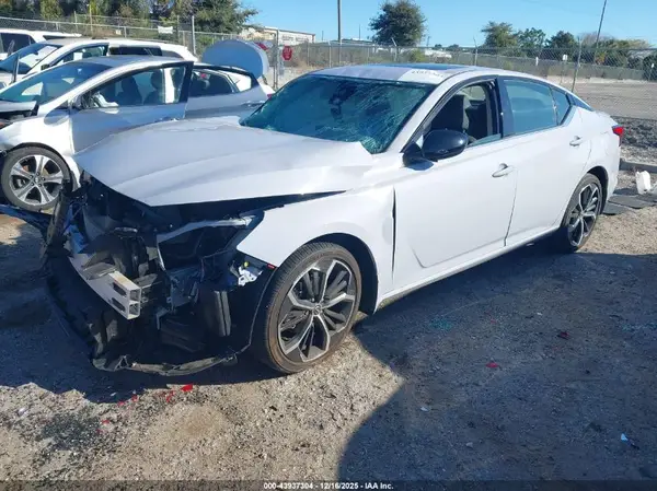 1N4BL4CV9RN436835 2024 NISSAN ALTIMA - Image 2