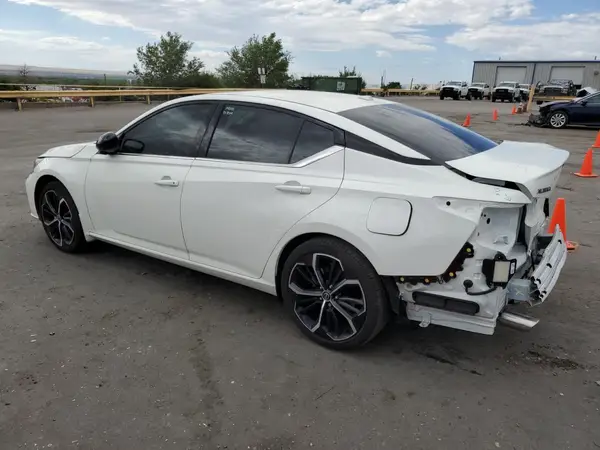 1N4BL4CV9SN354951 2025 NISSAN ALTIMA - Image 2