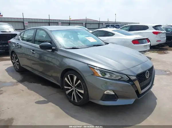 1N4BL4CVXKC199029 2019 NISSAN ALTIMA - Image 1