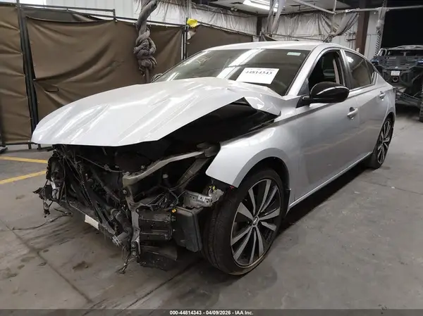 1N4BL4CVXKC219070 2019 NISSAN ALTIMA - Image 2