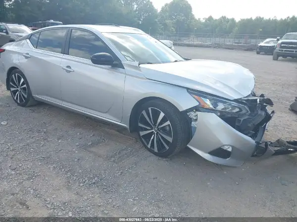 1N4BL4CVXLC211729 2020 NISSAN ALTIMA - Image 1