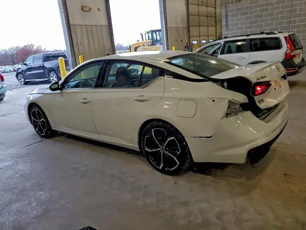 1N4BL4CVXPN337633 2023 NISSAN ALTIMA - Image 2