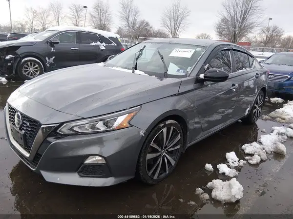 1N4BL4CW0KC140015 2019 NISSAN ALTIMA - Image 2