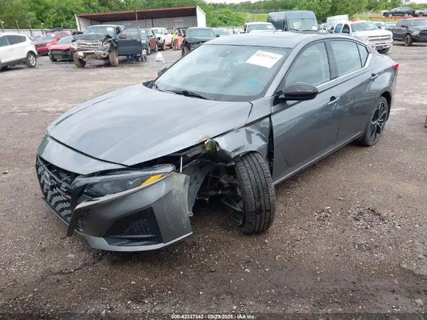 1N4BL4CW0PN360606 2023 NISSAN ALTIMA - Image 2