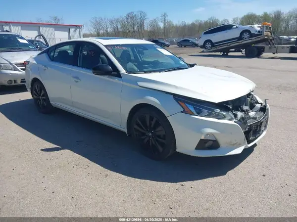 1N4BL4CW1NN351698 2022 NISSAN ALTIMA - Image 1