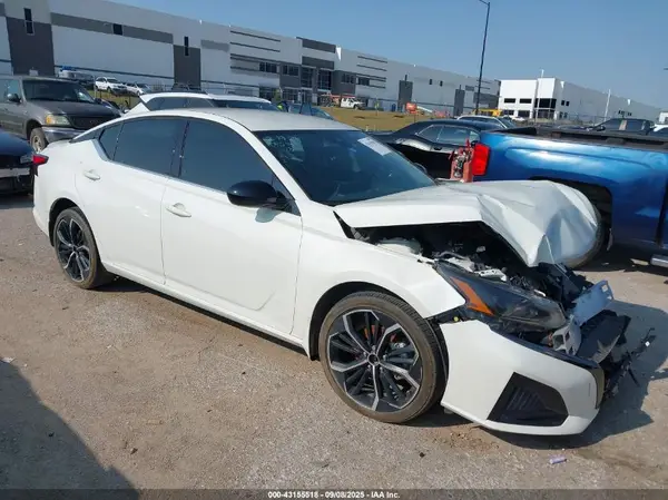 1N4BL4CW1PN351428 2023 NISSAN ALTIMA - Image 1