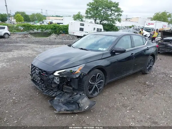 1N4BL4CW1RN313233 2024 NISSAN ALTIMA - Image 2