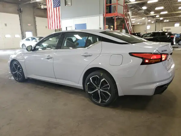 1N4BL4CW1RN399319 2024 NISSAN ALTIMA - Image 2