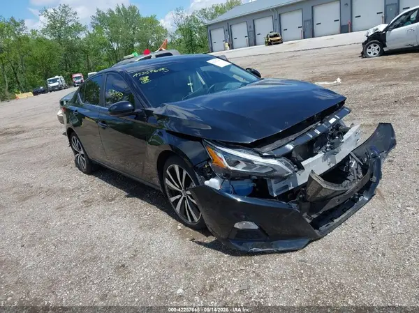 1N4BL4CW2KN321993 2019 NISSAN ALTIMA - Image 1