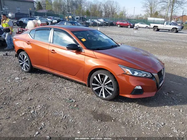 1N4BL4CW2LC137327 2020 NISSAN ALTIMA - Image 1