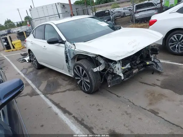 1N4BL4CW2LC283372 2020 NISSAN ALTIMA - Image 1