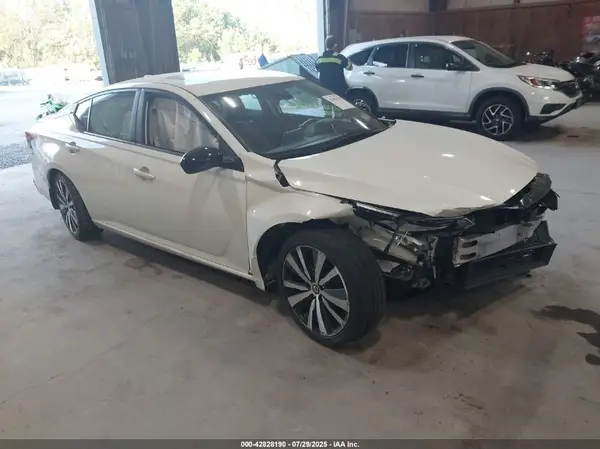 1N4BL4CW2LN322319 2020 NISSAN ALTIMA - Image 1