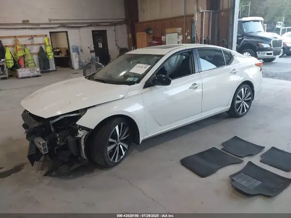 1N4BL4CW2LN322319 2020 NISSAN ALTIMA - Image 2