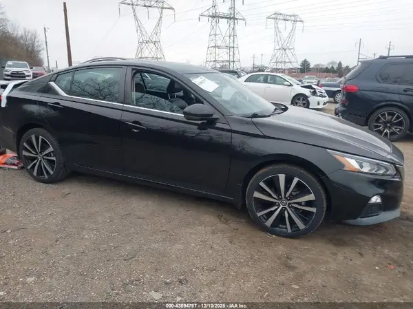 1N4BL4CW2MN346797 2021 NISSAN ALTIMA - Image 1