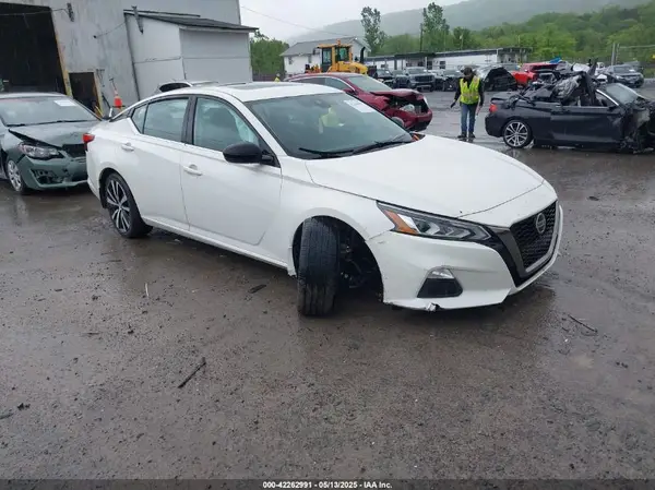 1N4BL4CW2MN353748 2021 NISSAN ALTIMA - Image 1