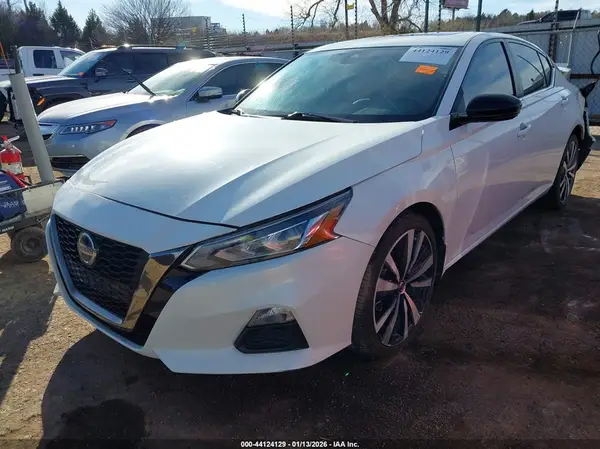 1N4BL4CW2MN365026 2021 NISSAN ALTIMA - Image 2
