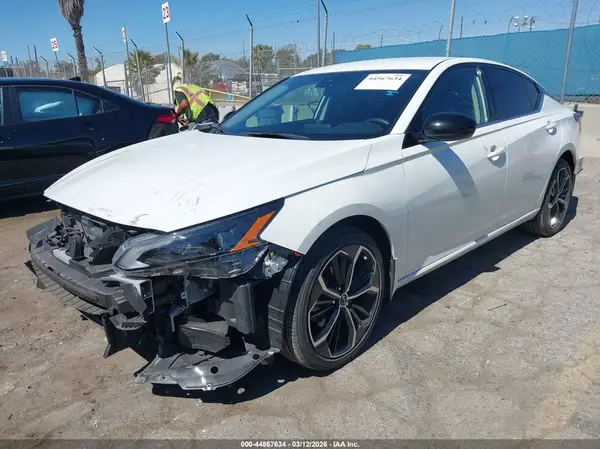 1N4BL4CW2RN321194 2024 NISSAN ALTIMA - Image 2