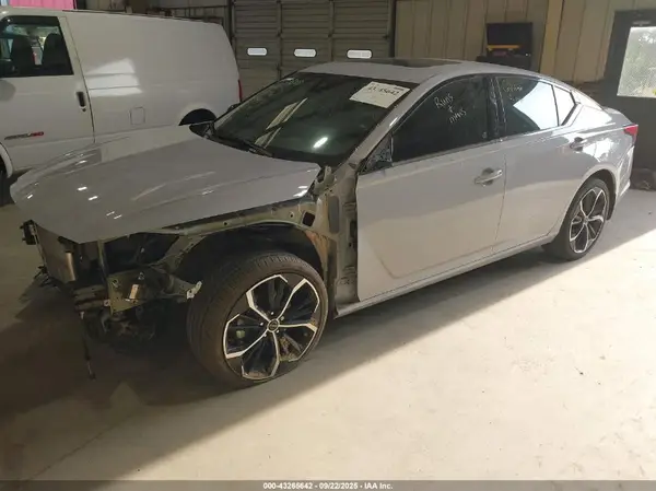 1N4BL4CW2RN354017 2024 NISSAN ALTIMA - Image 2