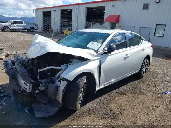 1N4BL4CW3LN322801 2020 NISSAN ALTIMA - Image 2